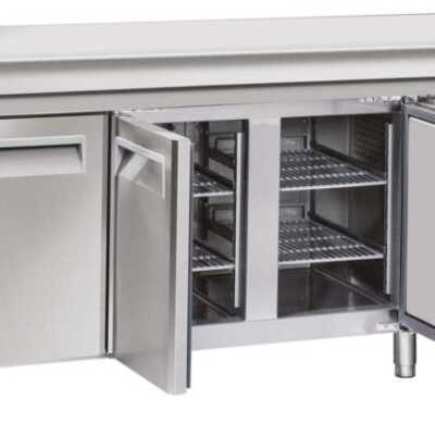 Mesa refrigerada com tampo 3 portas