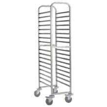 <p>Os modelos para recipientes Gastronorm estão equipados com 17 pares de guias soldados à estrutura de tubo quadrado