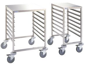 <p>Os modelos baixos têm na sua parte superior uma superfície de trabalho em aço inoxidável AISI-304 18/10